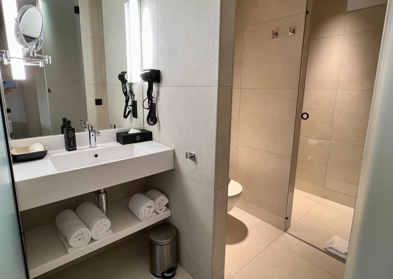 Opo Hotel Брюксел Екстериор снимка