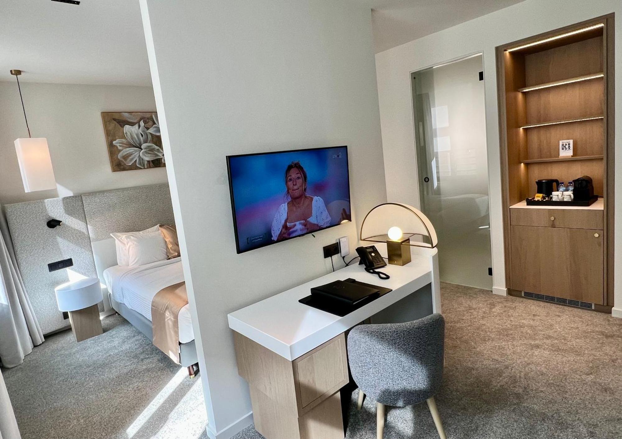 Opo Hotel Брюксел Екстериор снимка