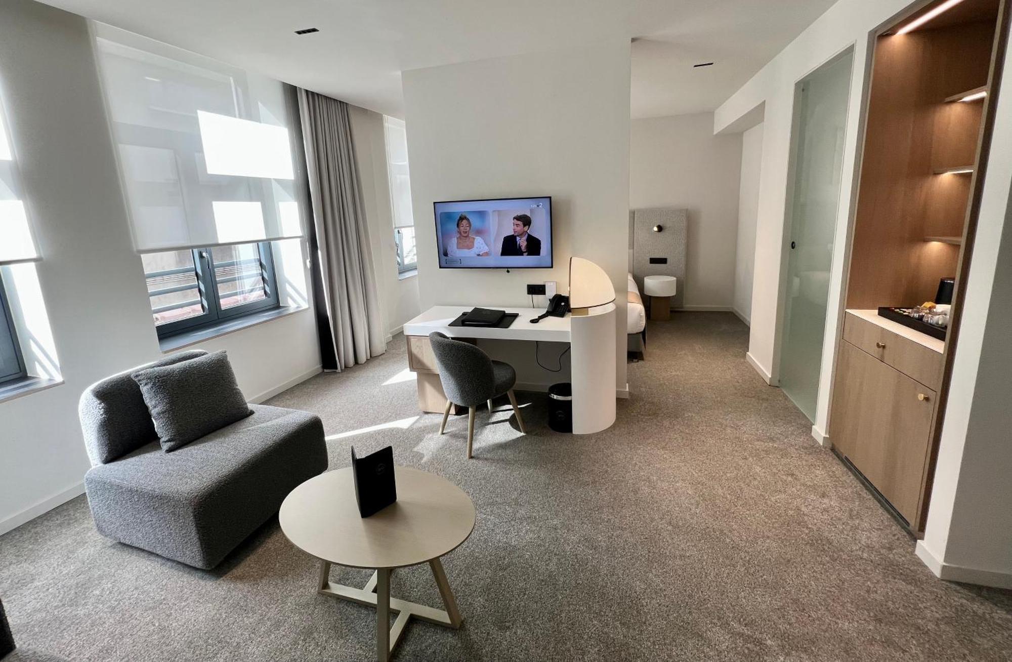 Opo Hotel Брюксел Екстериор снимка